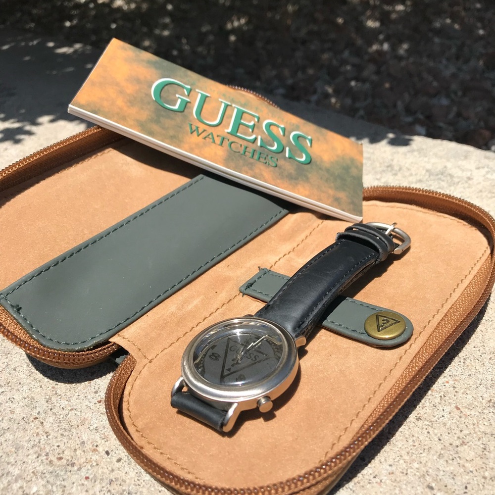 Guess - Picture 5 of 5